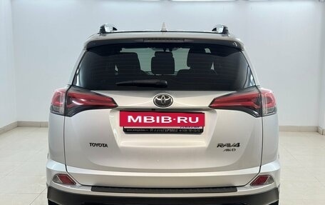 Toyota RAV4, 2018 год, 2 490 000 рублей, 3 фотография