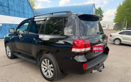 Toyota Land Cruiser 200, 2010 год, 2 950 000 рублей, 2 фотография