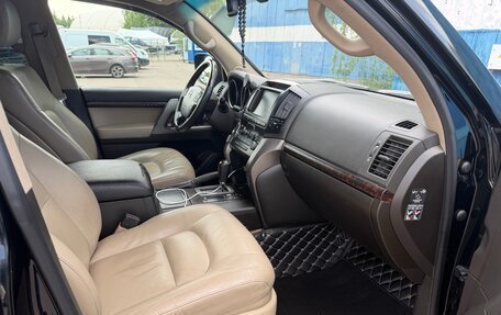Toyota Land Cruiser 200, 2010 год, 2 950 000 рублей, 15 фотография