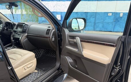 Toyota Land Cruiser 200, 2010 год, 2 950 000 рублей, 16 фотография