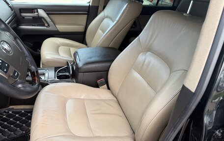 Toyota Land Cruiser 200, 2010 год, 2 950 000 рублей, 28 фотография