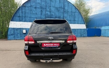 Toyota Land Cruiser 200, 2010 год, 2 950 000 рублей, 33 фотография