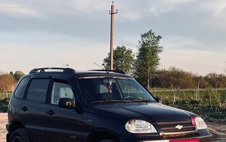 Chevrolet Niva I рестайлинг, 2004 год, 350 000 рублей, 3 фотография