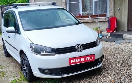 Volkswagen Touran III, 2014 год, 900 000 рублей, 2 фотография