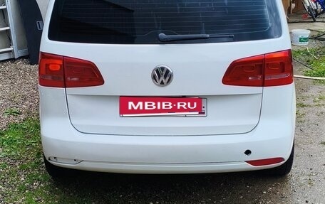 Volkswagen Touran III, 2014 год, 900 000 рублей, 6 фотография