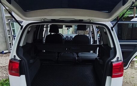 Volkswagen Touran III, 2014 год, 900 000 рублей, 15 фотография