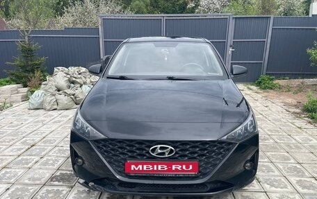 Hyundai Solaris II рестайлинг, 2021 год, 1 600 000 рублей, 2 фотография