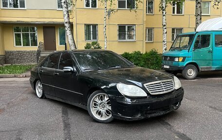 Mercedes-Benz S-Класс, 2001 год, 300 000 рублей, 1 фотография