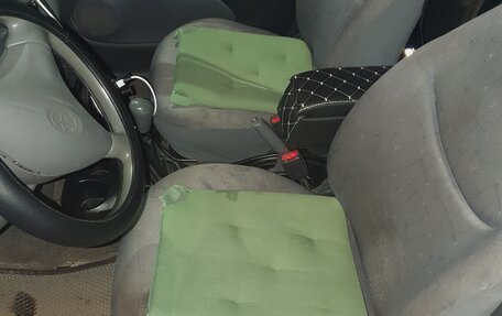 Toyota Yaris I рестайлинг, 2000 год, 279 000 рублей, 13 фотография