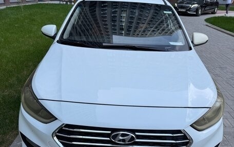 Hyundai Solaris II рестайлинг, 2018 год, 700 000 рублей, 9 фотография