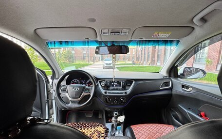 Hyundai Solaris II рестайлинг, 2018 год, 700 000 рублей, 19 фотография