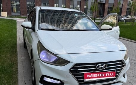 Hyundai Solaris II рестайлинг, 2018 год, 700 000 рублей, 12 фотография