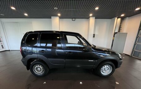 Chevrolet Niva I рестайлинг, 2013 год, 558 000 рублей, 2 фотография