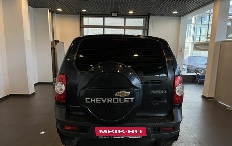 Chevrolet Niva I рестайлинг, 2013 год, 558 000 рублей, 4 фотография