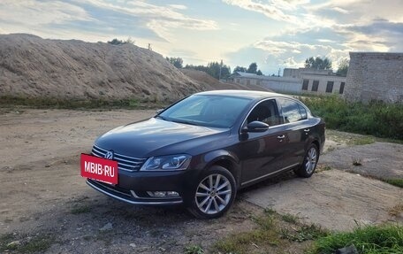 Volkswagen Passat B7, 2011 год, 980 000 рублей, 2 фотография