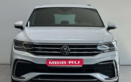 Volkswagen Tiguan II, 2021 год, 3 390 000 рублей, 2 фотография