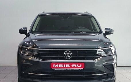Volkswagen Tiguan II, 2021 год, 3 190 000 рублей, 2 фотография