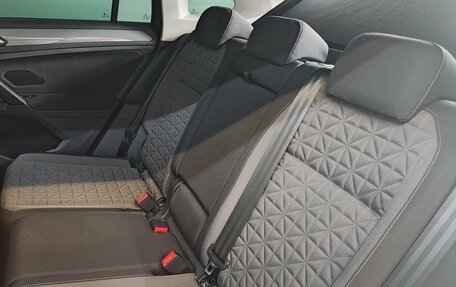 Volkswagen Tiguan II, 2021 год, 3 190 000 рублей, 18 фотография