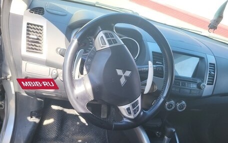Mitsubishi Outlander III рестайлинг 3, 2008 год, 1 210 000 рублей, 10 фотография
