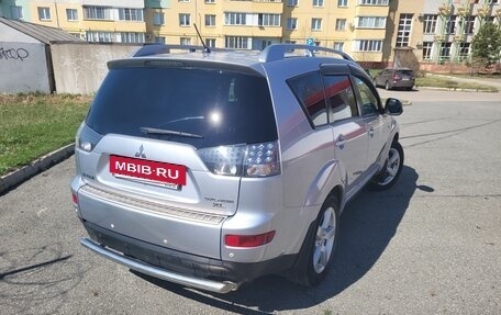 Mitsubishi Outlander III рестайлинг 3, 2008 год, 1 210 000 рублей, 16 фотография