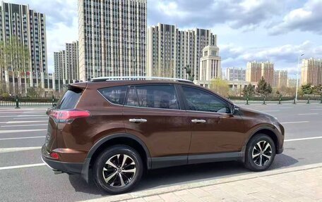 Toyota RAV4, 2017 год, 1 800 000 рублей, 7 фотография