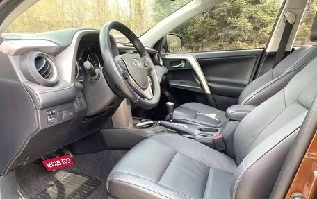 Toyota RAV4, 2017 год, 1 800 000 рублей, 8 фотография