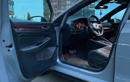 Volkswagen Golf VIII, 2022 год, 2 250 000 рублей, 7 фотография