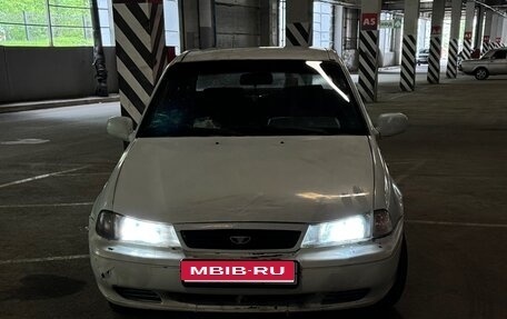 Daewoo Nexia I рестайлинг, 2001 год, 100 000 рублей, 1 фотография