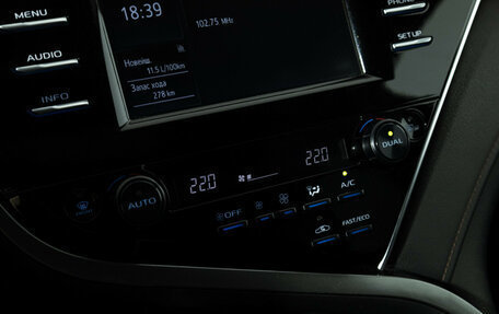Toyota Camry, 2018 год, 2 179 700 рублей, 17 фотография
