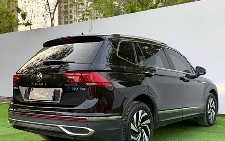 Volkswagen Tiguan II, 2023 год, 2 550 000 рублей, 4 фотография