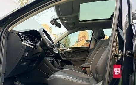 Volkswagen Tiguan II, 2023 год, 2 550 000 рублей, 5 фотография