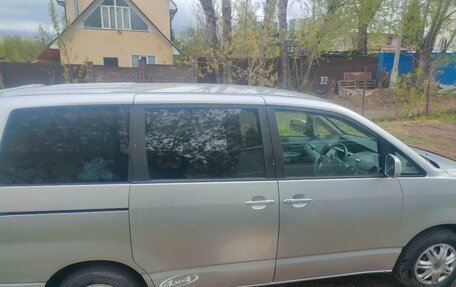 Toyota Voxy II, 2005 год, 950 000 рублей, 5 фотография