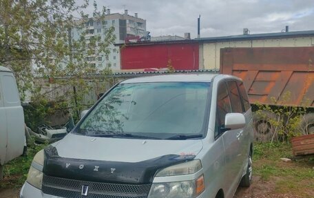 Toyota Voxy II, 2005 год, 950 000 рублей, 1 фотография