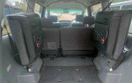 Toyota Voxy II, 2005 год, 950 000 рублей, 11 фотография