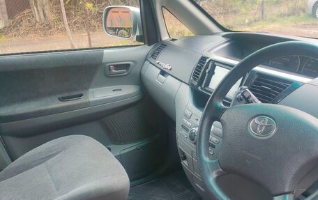 Toyota Voxy II, 2005 год, 950 000 рублей, 6 фотография