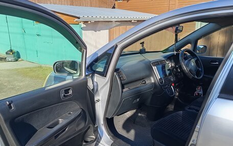 Honda Stream I рестайлинг, 2003 год, 650 000 рублей, 13 фотография