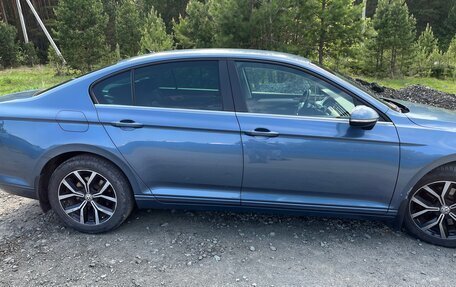 Volkswagen Passat B8 рестайлинг, 2015 год, 1 550 000 рублей, 4 фотография