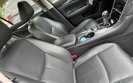 Infiniti Q50 I рестайлинг, 2017 год, 2 350 000 рублей, 8 фотография