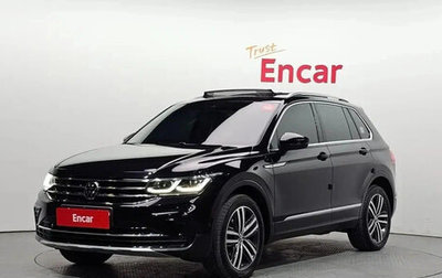 Volkswagen Tiguan II, 2022 год, 2 700 000 рублей, 1 фотография