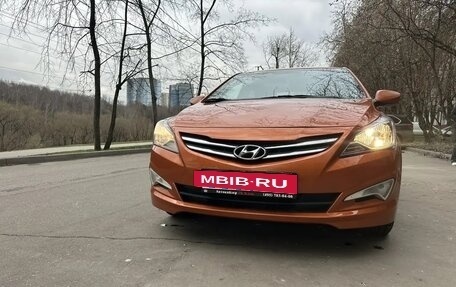 Hyundai Solaris II рестайлинг, 2015 год, 1 000 000 рублей, 4 фотография