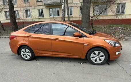 Hyundai Solaris II рестайлинг, 2015 год, 1 000 000 рублей, 10 фотография