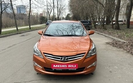 Hyundai Solaris II рестайлинг, 2015 год, 1 000 000 рублей, 11 фотография