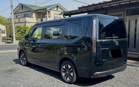 Honda Stepwgn, 2022 год, 2 285 000 рублей, 3 фотография