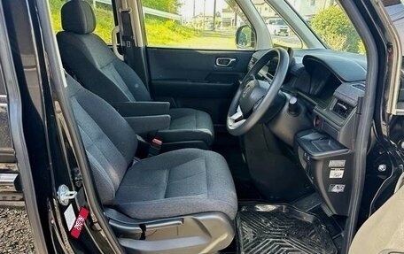 Honda Stepwgn, 2022 год, 2 285 000 рублей, 8 фотография