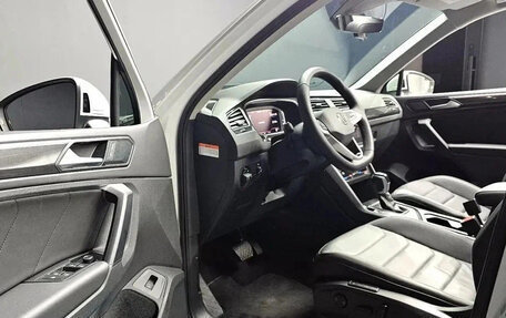 Volkswagen Tiguan II, 2022 год, 2 900 000 рублей, 4 фотография