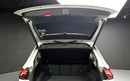 Volkswagen Tiguan II, 2022 год, 2 900 000 рублей, 11 фотография