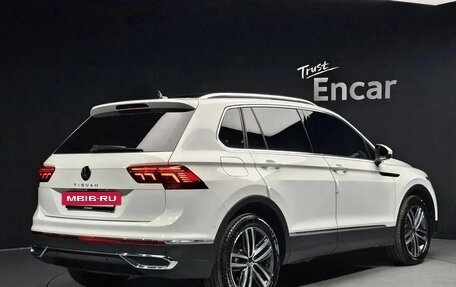 Volkswagen Tiguan II, 2022 год, 2 900 000 рублей, 3 фотография
