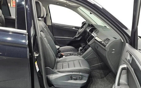 Volkswagen Tiguan II, 2022 год, 2 700 000 рублей, 7 фотография