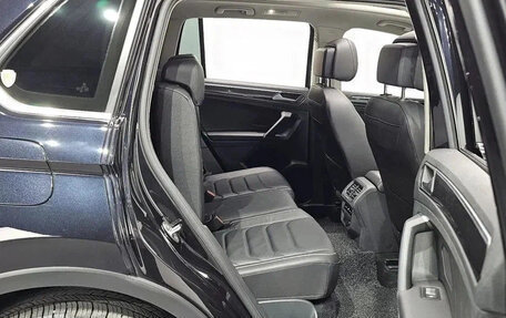 Volkswagen Tiguan II, 2022 год, 2 700 000 рублей, 13 фотография