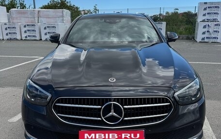 Mercedes-Benz E-Класс, 2021 год, 5 500 000 рублей, 1 фотография